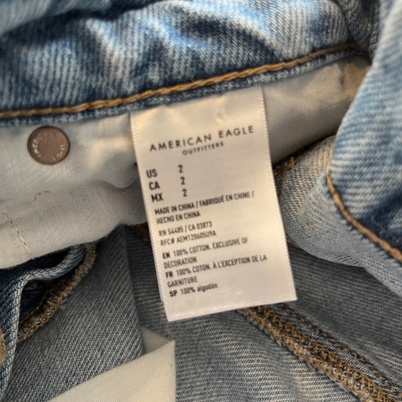 AMERICAN EAGLE Tomgirl midi jean short size 2 - Picture 3 of 4